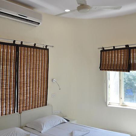 Hotel Kabli New Delhi Extérieur photo