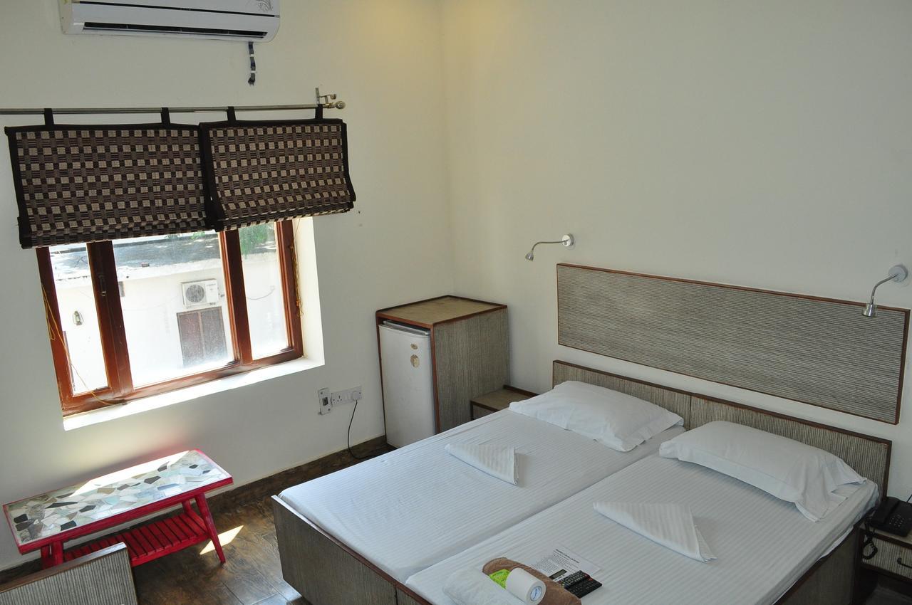 Hotel Kabli New Delhi Extérieur photo