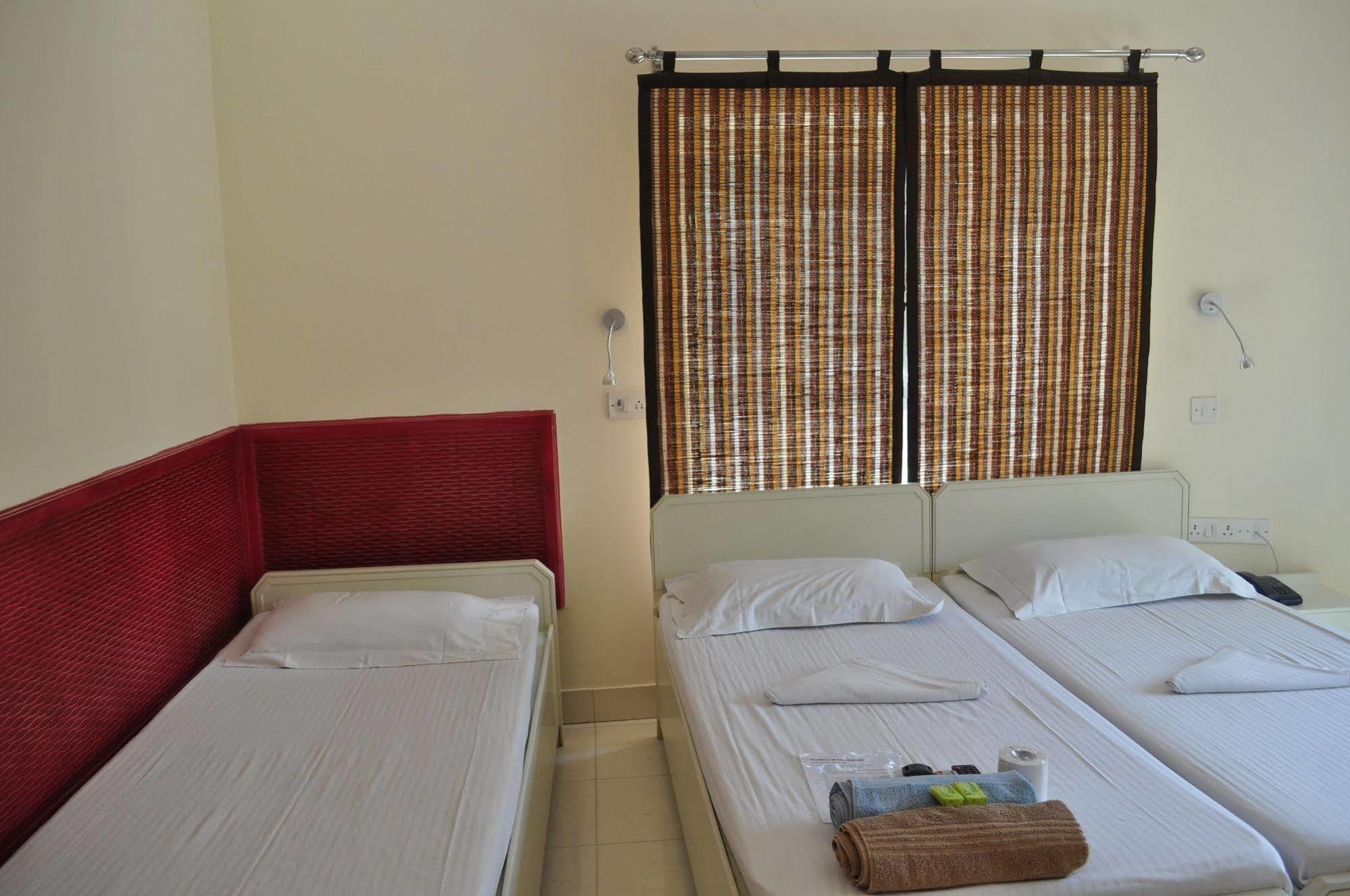 Hotel Kabli New Delhi Extérieur photo