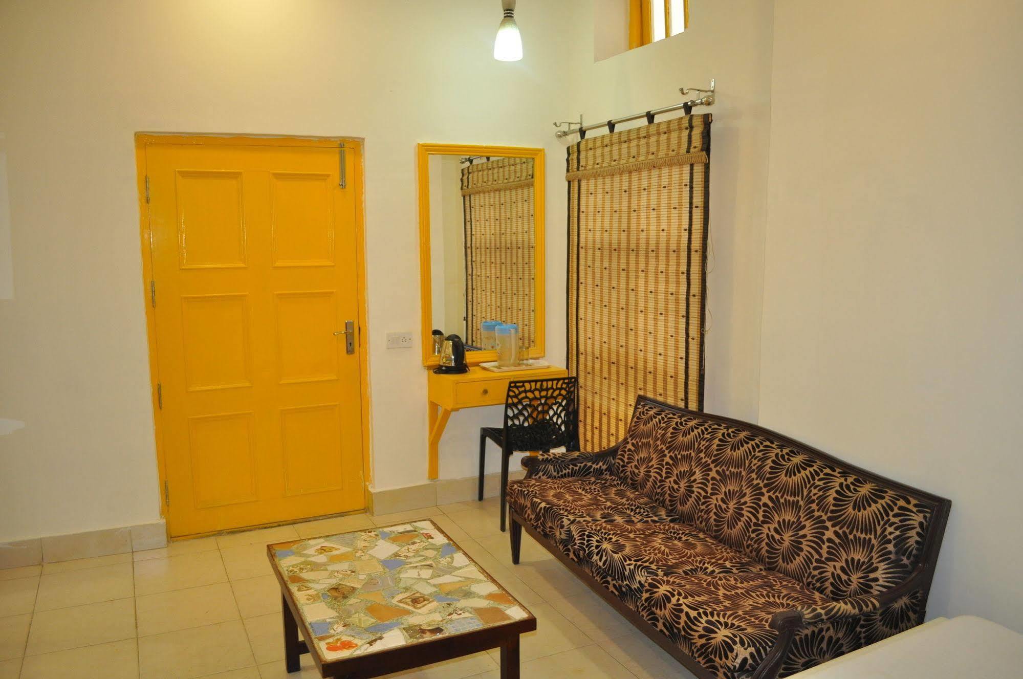 Hotel Kabli New Delhi Extérieur photo