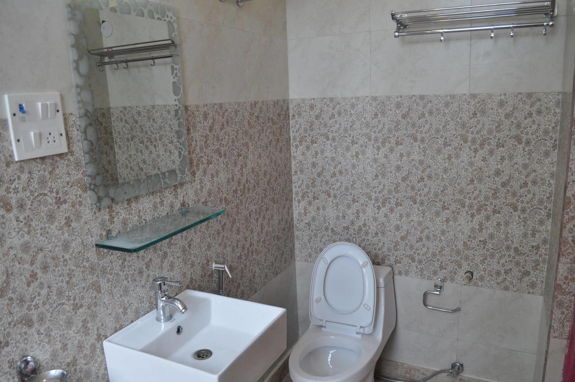 Hotel Kabli New Delhi Extérieur photo