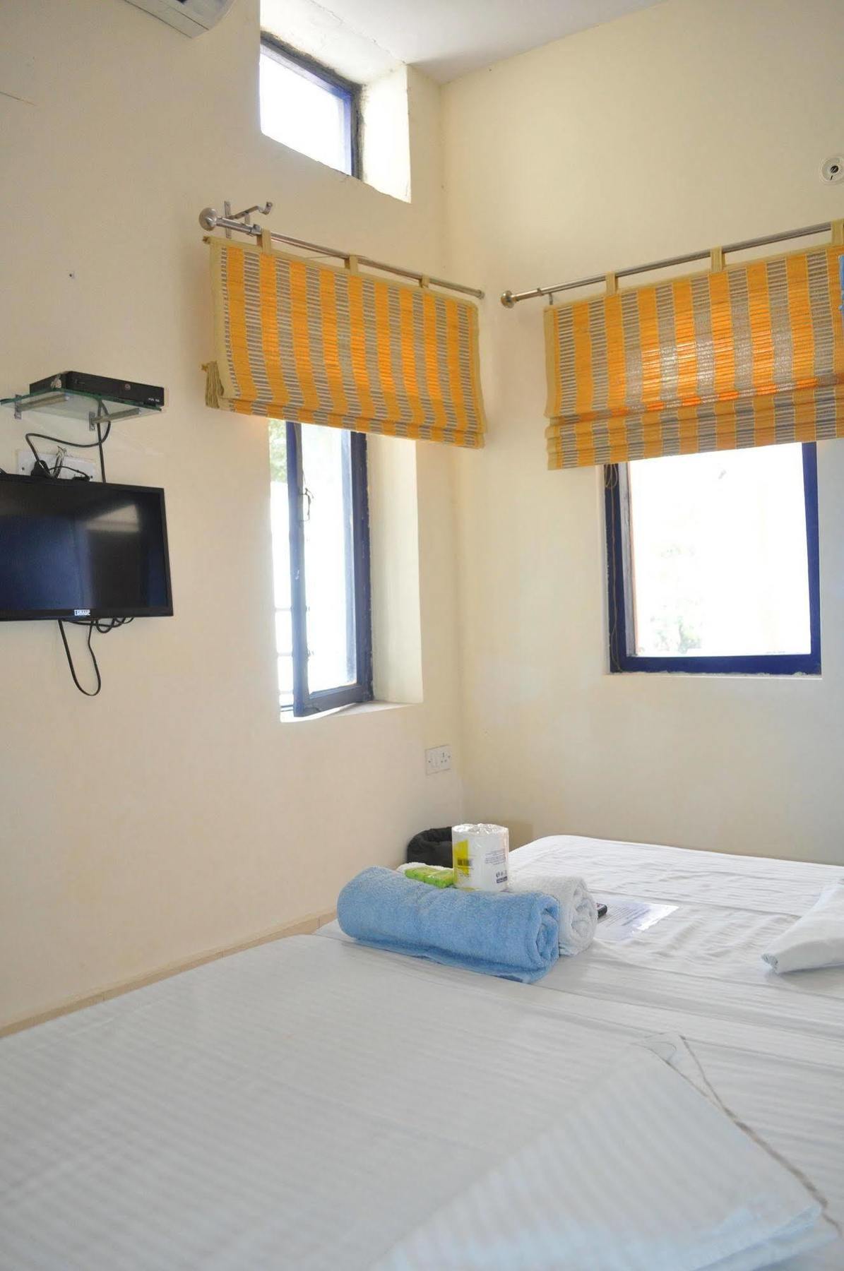 Hotel Kabli New Delhi Extérieur photo